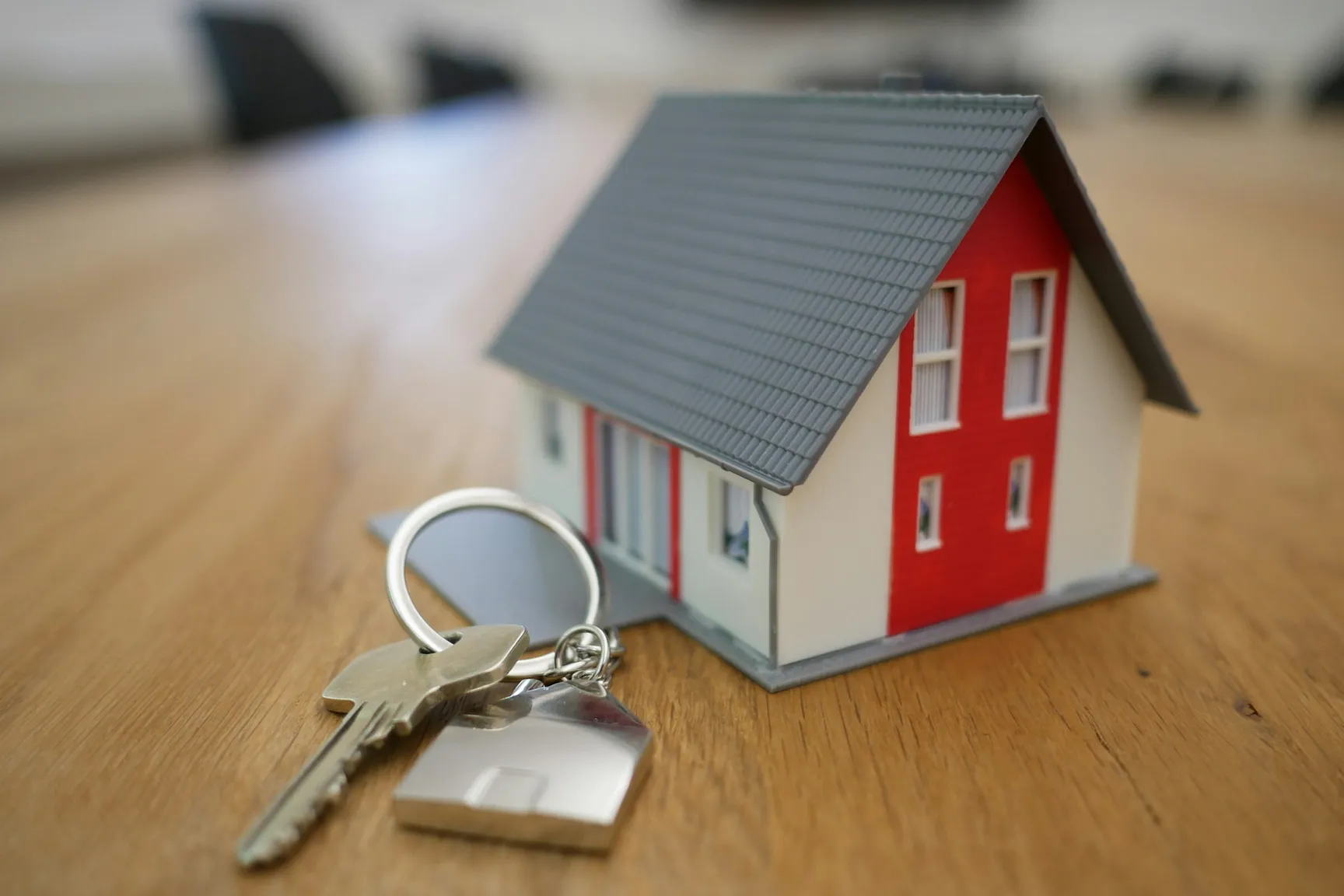 Miniatuurhuisje met huissleutel