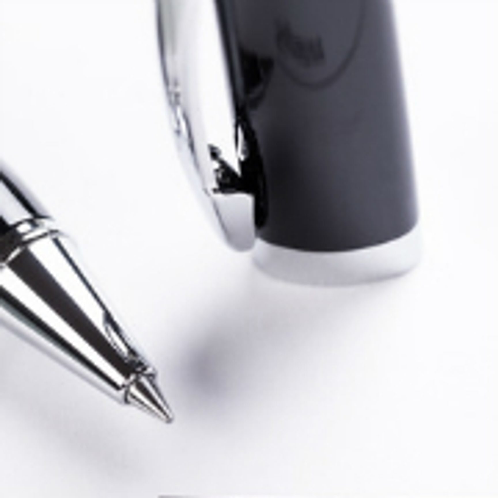 Close-up van pen op een witte achtergrond.